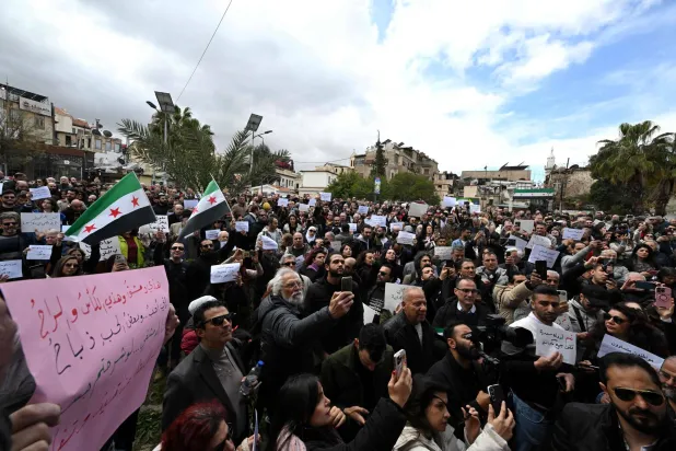 اعتصام في دمشق احتجاجاً على تقييد بيع المشروبات الكحولية