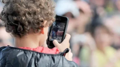 دراسة: استخدام الأطفال المكثف لمواقع التواصل يزيد مخاطر المشاكل النفسية