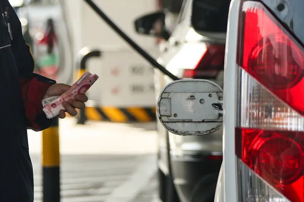 الصين تُحِدُّ من ارتفاع أسعار الوقود للتخفيف من آثار ارتفاع النفط