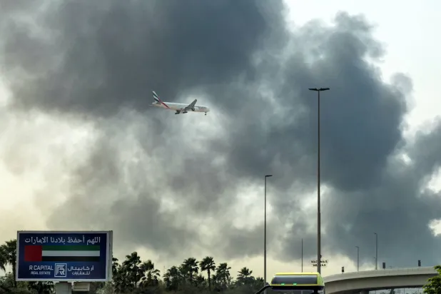 «الدفاع الإماراتية»: تعاملنا مع 7 صواريخ باليستية و16 مسيّرة قادمة من إيران