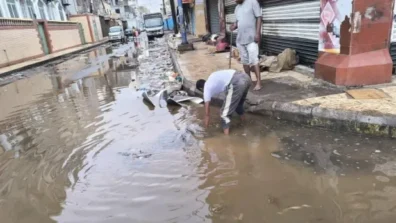 مياه الأمطار تغمر شوارع عدن