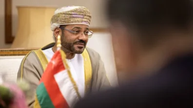 عُمان تعمل على ترتيبات لضمان «مرور آمن» في مضيق هرمز