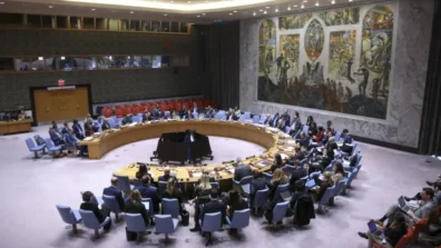 مجلس الأمن يدرس السماح باستخدام «كل الوسائل اللازمة» لضمان الملاحة في مضيق هرمز