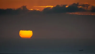 أسواق الإمارات تقفز في التعاملات المبكرة بدعم من «هدنة الطاقة»