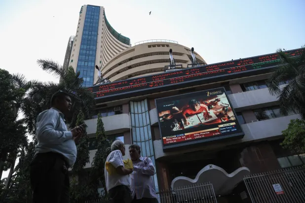 الأسهم الآسيوية تتجه نحو أكبر تدفقات شهرية خارجة منذ 2008