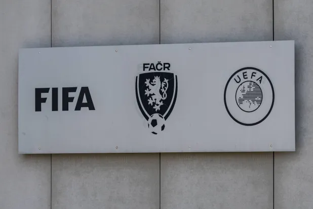 فضيحة تلاعب بنتائج المباريات تهز كرة القدم التشيكية