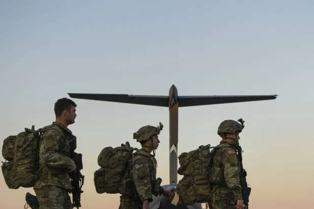 البنتاغون يدرس نشر قوات محمولة جواً في الحرب مع إيران