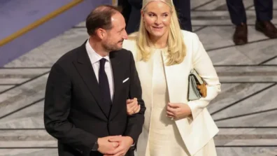 ولية عهد النرويج تعود للظهور العام بعد غياب لأشهر