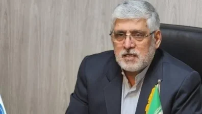 لبنان يطرد السفير الإيراني ولا يقطع العلاقات مع طهران