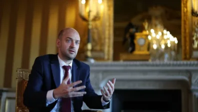 وزير خارجية فرنسا: على إسرائيل اغتنام «لحظة تاريخية» للحوار مع لبنان