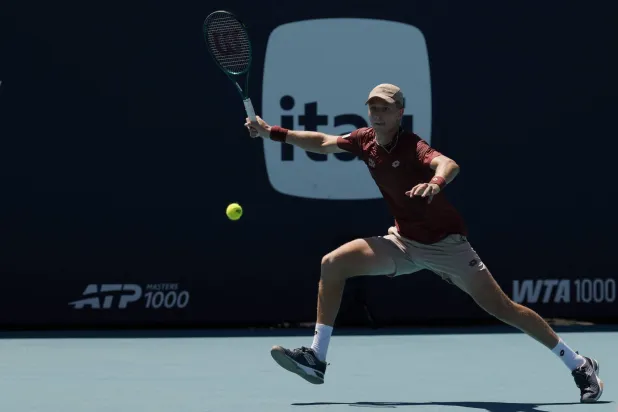 «دورة ميامي»: الإسباني لاندالوسي يواصل مفاجآته