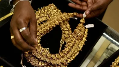 الذهب يستعيد بريقه… قفزة بـ2 % مع انحسار سطوة الدولار