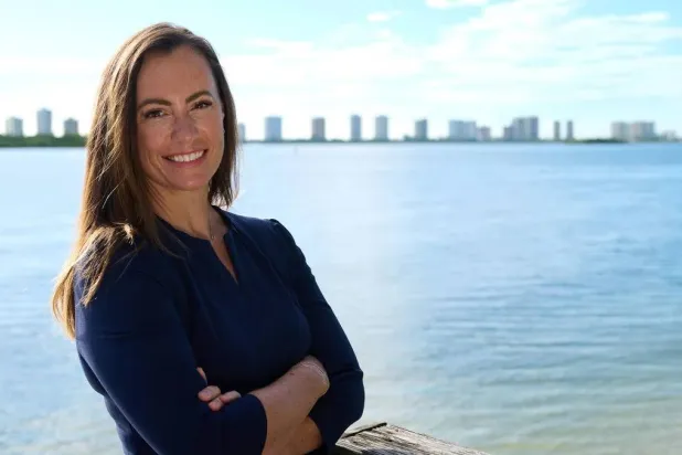 ديمقراطية تفوز بانتخابات خاصة في معقل ترمب بولاية فلوريدا