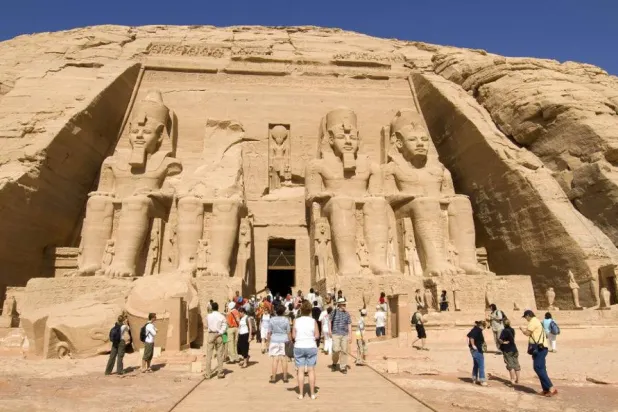 مصر: استثناء المنشآت السياحية من إجراءات الإغلاق المبكر