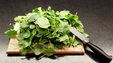 ليمتص جسمك الحديد من السبانخ… 7 أطعمة تعزز و3 تعوق