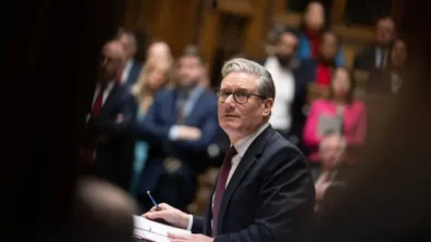 ستارمر: القوات البريطانية ستبدأ في مصادرة سفن أسطول الظل الروسي