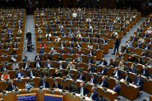 المفوضية الأوروبية تحض البرلمان على تمديد قوانين كشف محتوى الاعتداء الجنسي على الأطفال