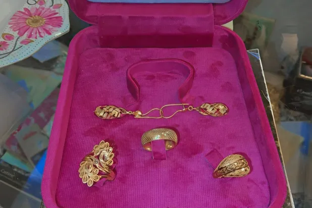 مصريون مُقبلون على «الخطوبة» يتحايلون لتفادي ارتفاع أسعار «الشبكة»