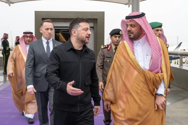 الرئيس الأوكراني في جدة لحضور «اجتماعات مهمة»