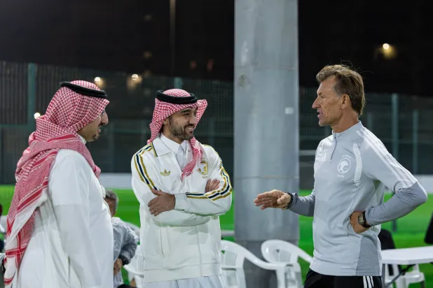 «الأخضر» يختتم استعداداته لمصر… والفيصل يظهر بالقميص الجديد