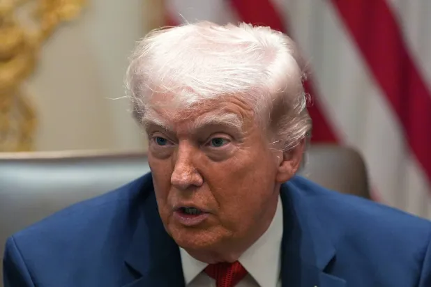 ترمب يغازل مذيعة «فوكس نيوز» بعد سؤال عن أوضاع إيران