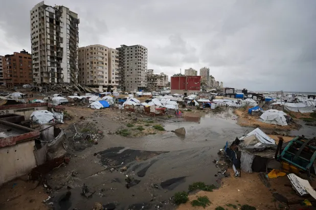 خطة «مجلس السلام» تنص على نزع سلاح «حماس» وتدمير أنفاق غزة خلال 8 أشهر