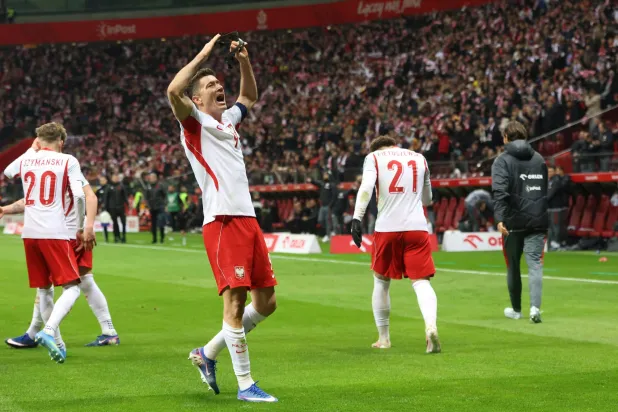 ليفاندوفسكي ودجيكو يحلمان بالانضمام لنجوم المونديال المخضرمين