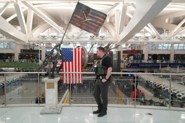 وزارة الأمن الداخلي الأميركية على سكة التمويل… بلا «آيس»