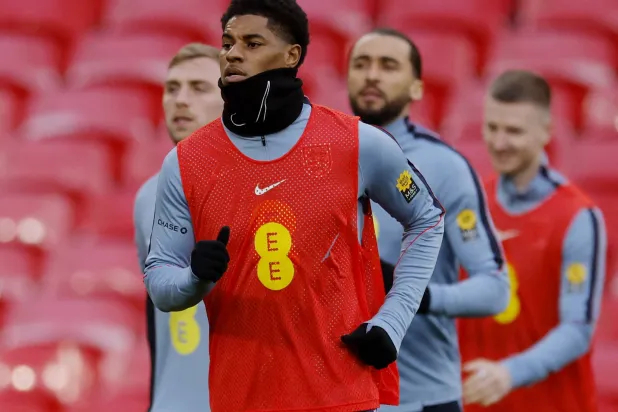 هل يحتاج مان يونايتد إلى مهاجم مخضرم رغم استثمارات الصيف؟