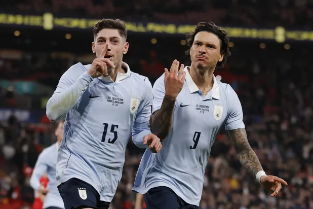 فالفيردي ينقذ أوروغواي من خسارة ودية أمام إنجلترا