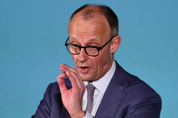 ميرتس: الجيش الألماني يمكن أن يشارك في إزالة الألغام من مضيق هرمز