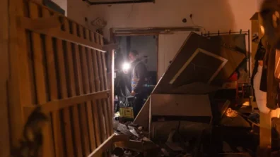 قتيل وجريحان في إسرائيل بعد إطلاق صواريخ من إيران