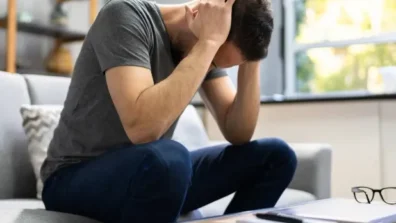 «ضباب الدماغ» يبدأ من يومك… عادات صغيرة تُشوِّش ذهنك