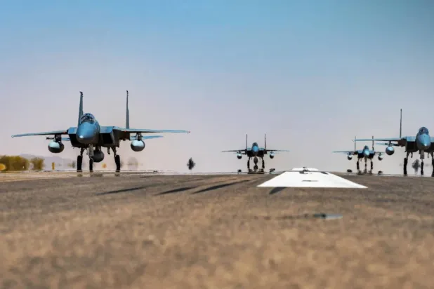 وزاري «رباعي» في باكستان لـ«خفض التوتر»… والخليج يعترض عشرات الهجمات الإيرانية