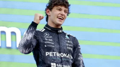 ‭ ‬‬الإيطالي أنتونيلي يفوز بسباق اليابان ويتصدر بطولة العالم لـ«فورمولا 1»