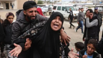 مقتل 3 وإصابة آخرين في قصف إسرائيلي بجنوب مدينة غزة