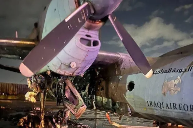 هجوم صاروخي يتسبب بتدمير طائرة في قاعدة جوية عراقية