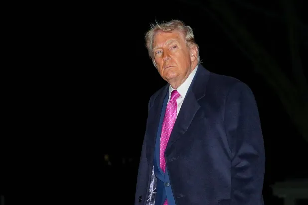 ترمب يخيّر إيران: التوصل لاتفاق أو تدمير محطات الطاقة وآبار النفط وجزيرة خرج