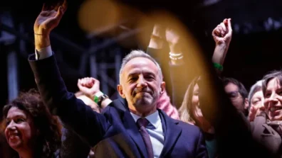 رئيس بلدية باريس يسعى لحل بشأن مفاوضات ملعب سان جيرمان