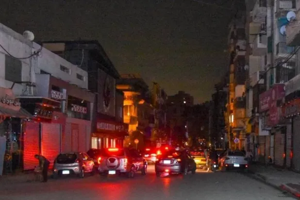 مصريون يواجهون «الإغلاق المبكر» بـ«تدوينات ساخرة»