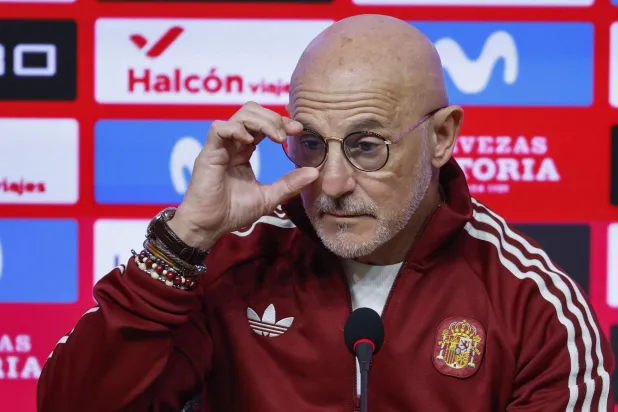 دي لا فوينتي: سنخوض مواجهة مصر بـ«فريق تنافسي»