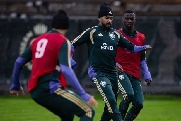 تحضيرات الأخضر: مندش يواصل الغياب… والعمري يشارك في التدريبات قبل وديّة صربيا