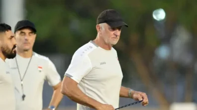 مدرب العراق يحاول إبعاد لاعبيه عن أخبار الحرب قبل مواجهة بوليفيا الحاسمة