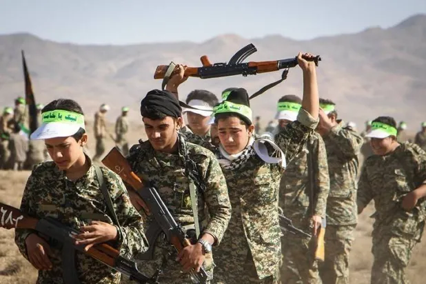 منظمة حقوقية: تجنيد «الحرس الثوري» أطفالاً يرقى إلى جريمة حرب