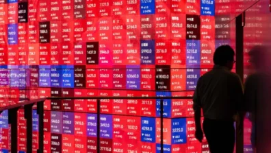 «نيكي» يختتم أسوأ شهر له منذ 2008