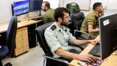 إسرائيل تنشر «وكلاء الذكاء الاصطناعي» في كل الجبهات