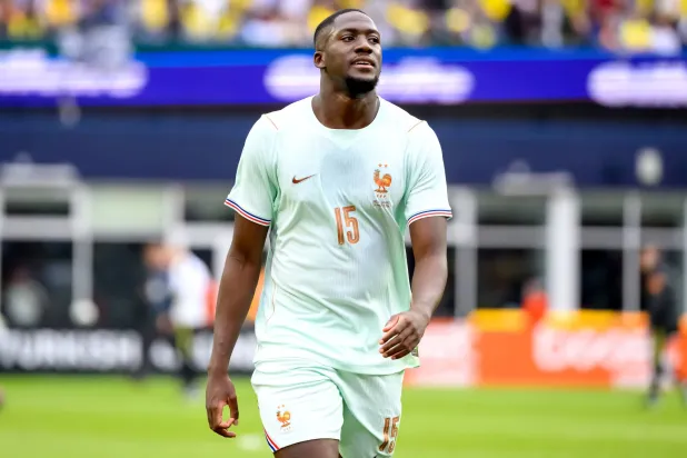 كوناتي: الهدوء مفتاح عودة ليفربول لتحقيق النجاح