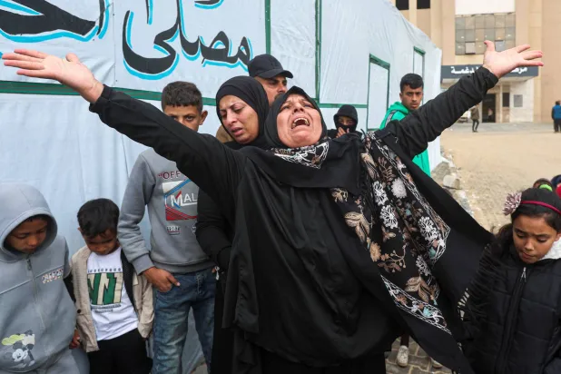 طواقم طبية: الغارات الإسرائيلية تقتل ستة في غزة