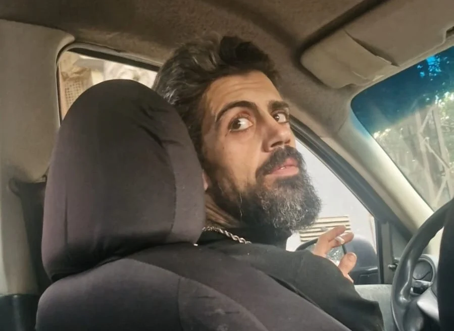 ضرب ابنته وشتم زوجته… عنف باسم “الشؤون العائلية” ومجتمع لا يعرف كيف يتصرّف (فيديو)