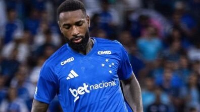 فيديو – الجماهير تعتدي على والد ووكيل اللاعب